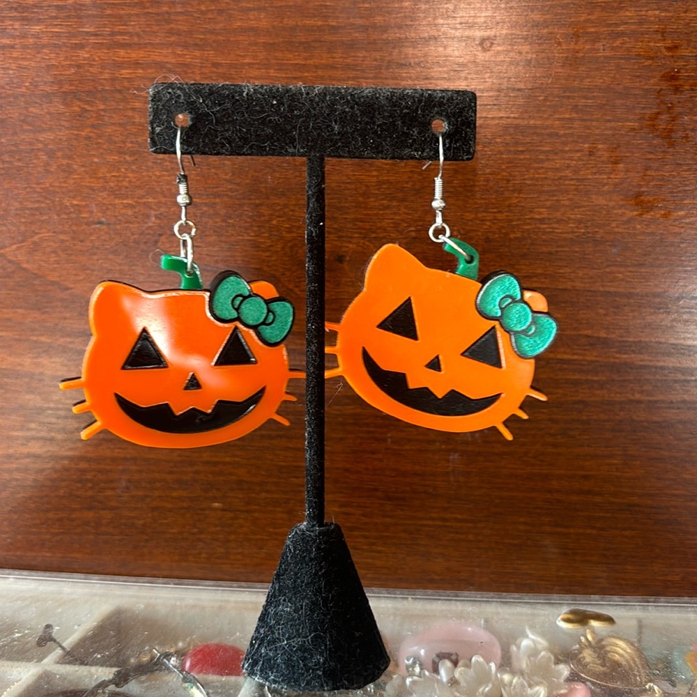 Halloween Hello Kitty earrings